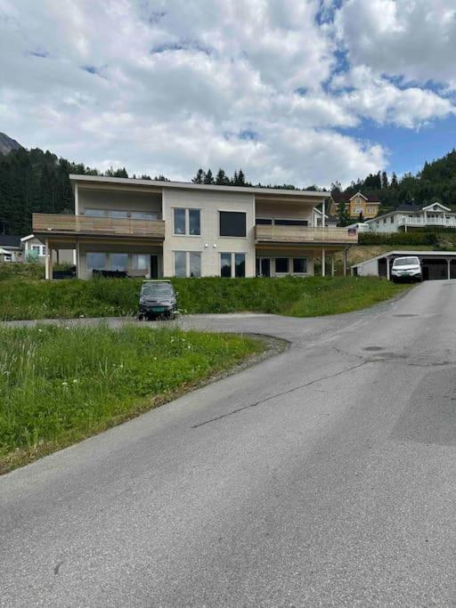 Loen Panorama Apartment Стрин Екстериор снимка