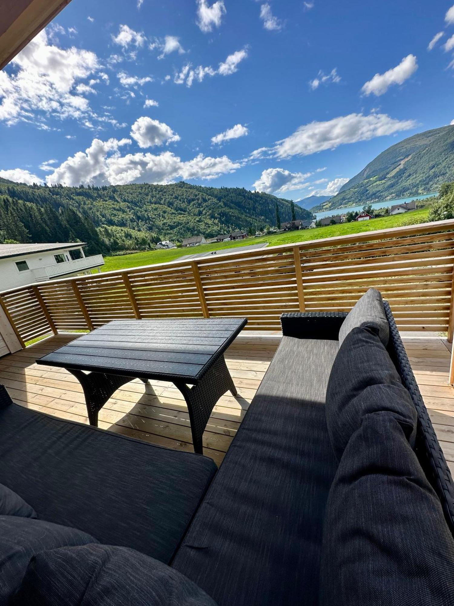 Loen Panorama Apartment Стрин Екстериор снимка